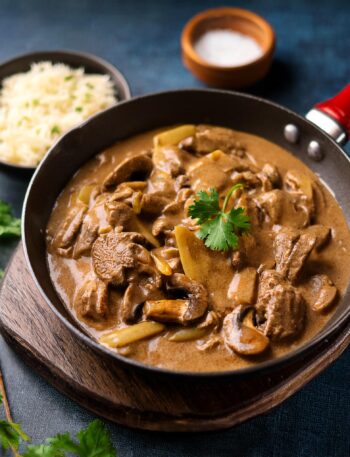 Classic Beef Stroganoff Recipe – A Hearty Family Dinner