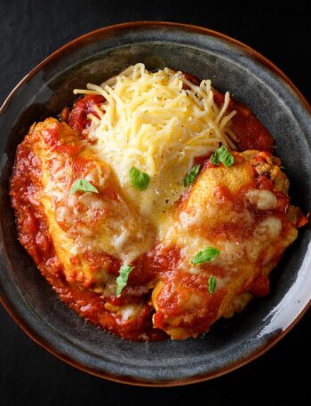 Classic Chicken Parmesan Recipe – Crispy and Cheesy