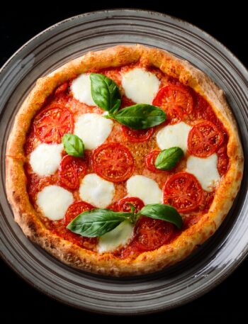 Classic Margherita Pizza Recipe – Fresh and Simple