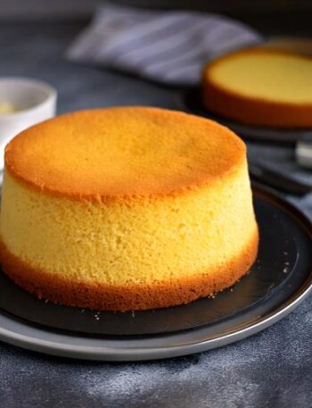 Classic Vanilla Cake Recipe – Light and Fluffy