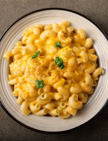 Creamy Macaroni and Cheese Recipe – Comforting Family Favorite