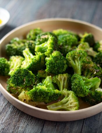 Easy Broccoli Salad Recipe – Crunchy and Delicious