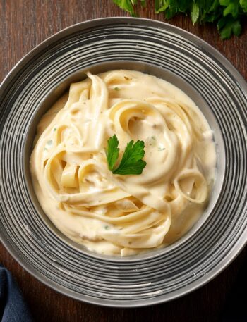 Homemade Alfredo Sauce Recipe – Creamy and Rich