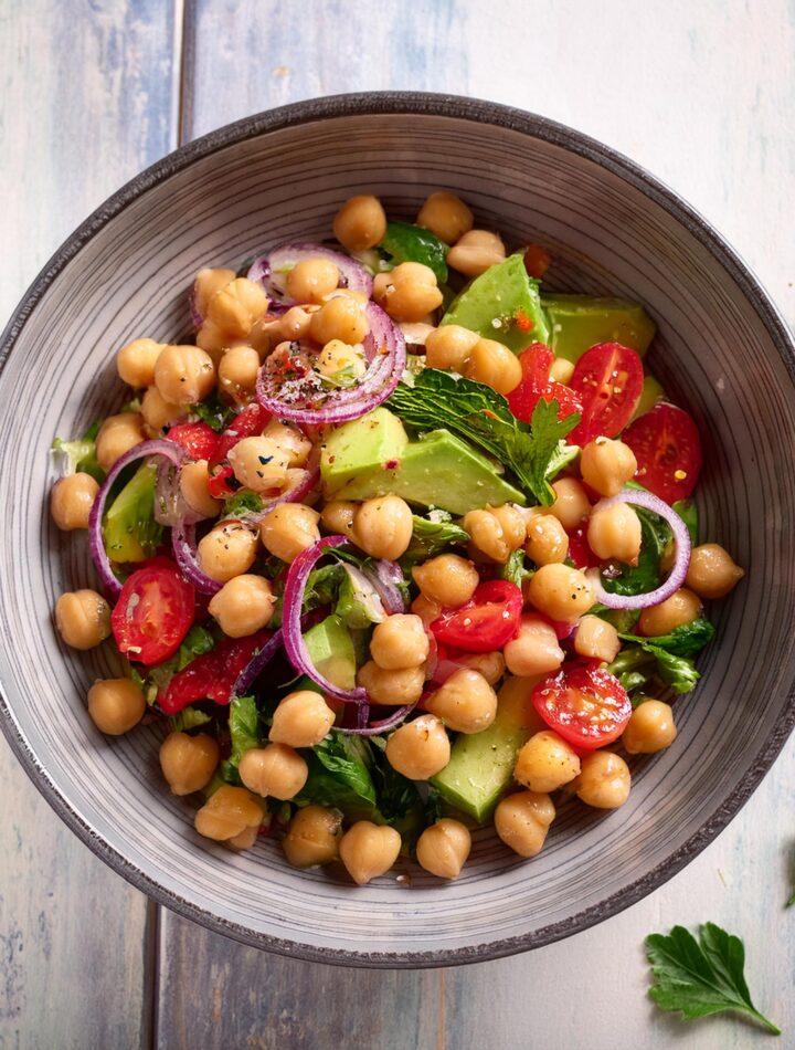 Refreshing Chickpea Salad Recipe – Light and Nutritious