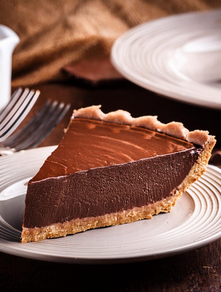 Rich Chocolate Pie Recipe – Creamy and Decadent