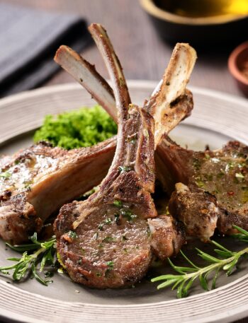 Garlic and Herb Lamb Chops – Tender and Flavorful